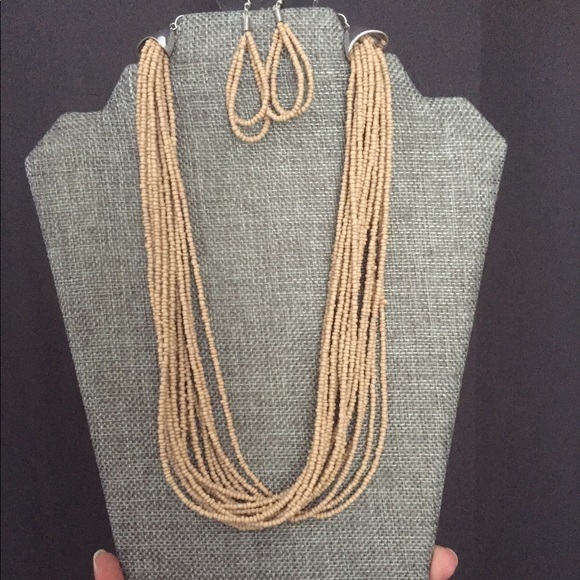 Seed bead necklaces - Picture 4 of 8